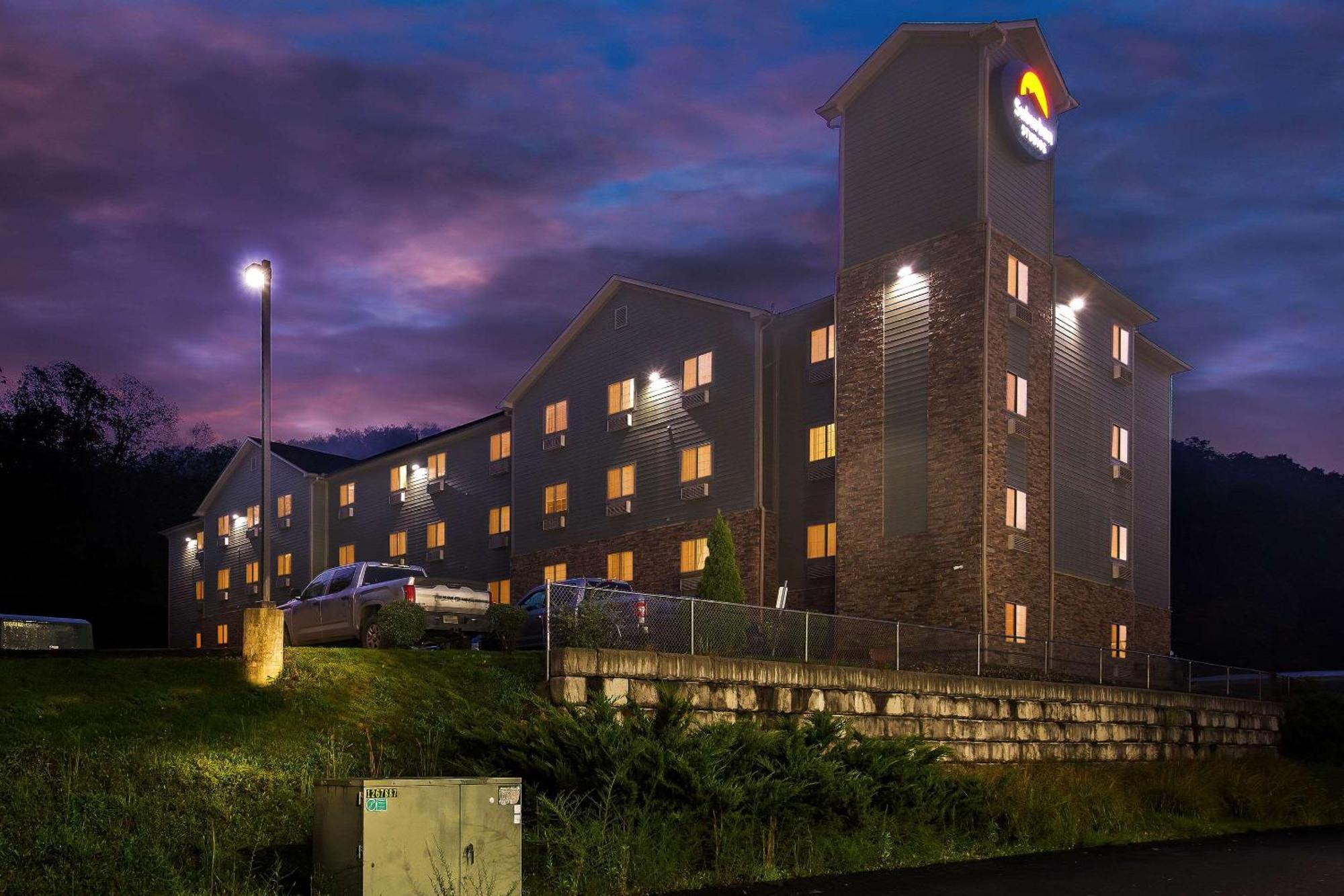 Suburban Studios Morgantown Exteriér fotografie