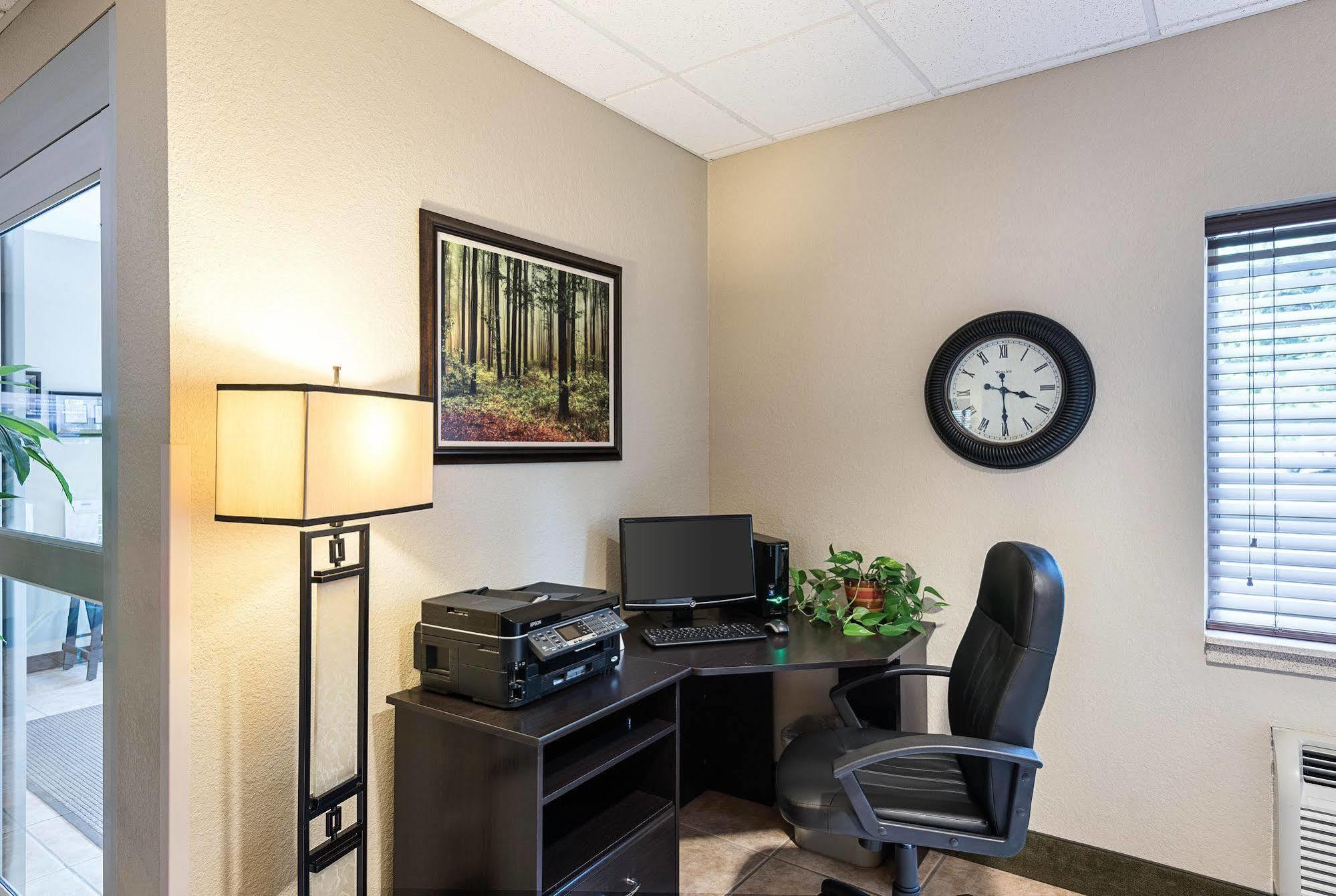 Suburban Studios Morgantown Exteriér fotografie